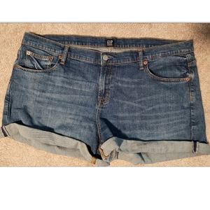 NWOT - Gap Jean Shorts Mid-rise